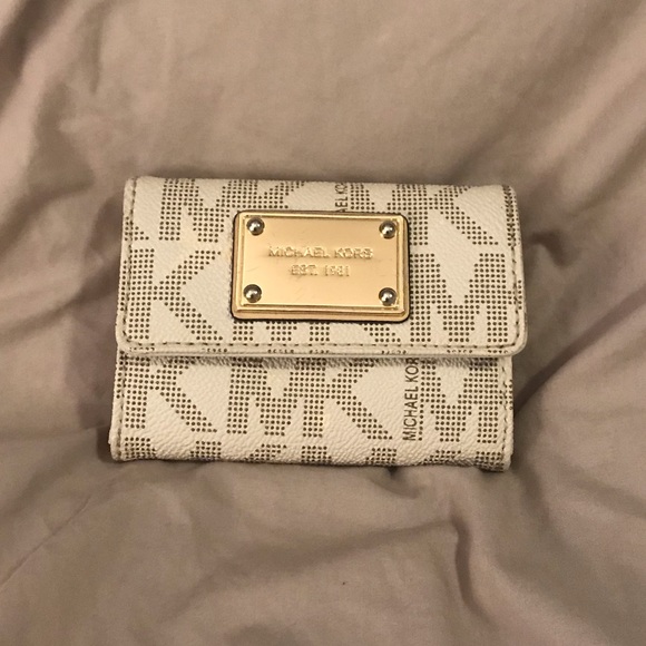 Michael Kors Handbags - Michael Kors Small Wallet